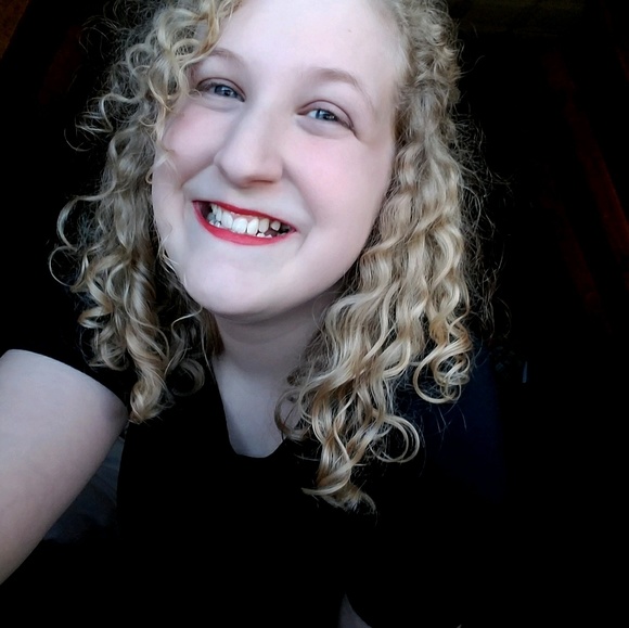 Meet your Posher, Ash - Picture 1 of 1